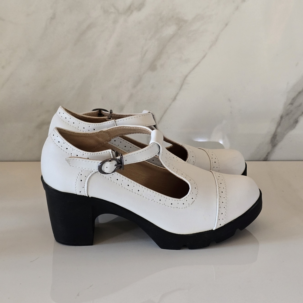 White Mary Jane Heels | Round Toe | Strap Pumps | Women’s Size 8